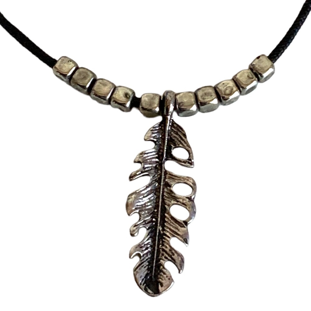 BOHO Style Leaf Choker Necklace - Picture 4 of 4